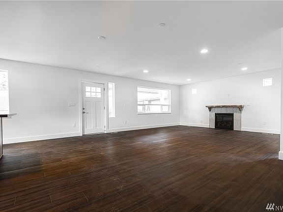 4th image of 324 E 2nd St #B