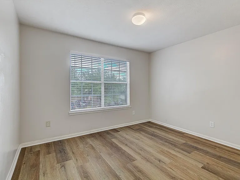13983 Maximos Dr — Photo 29