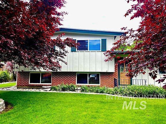 3rd image of 10809 W Cruser Dr