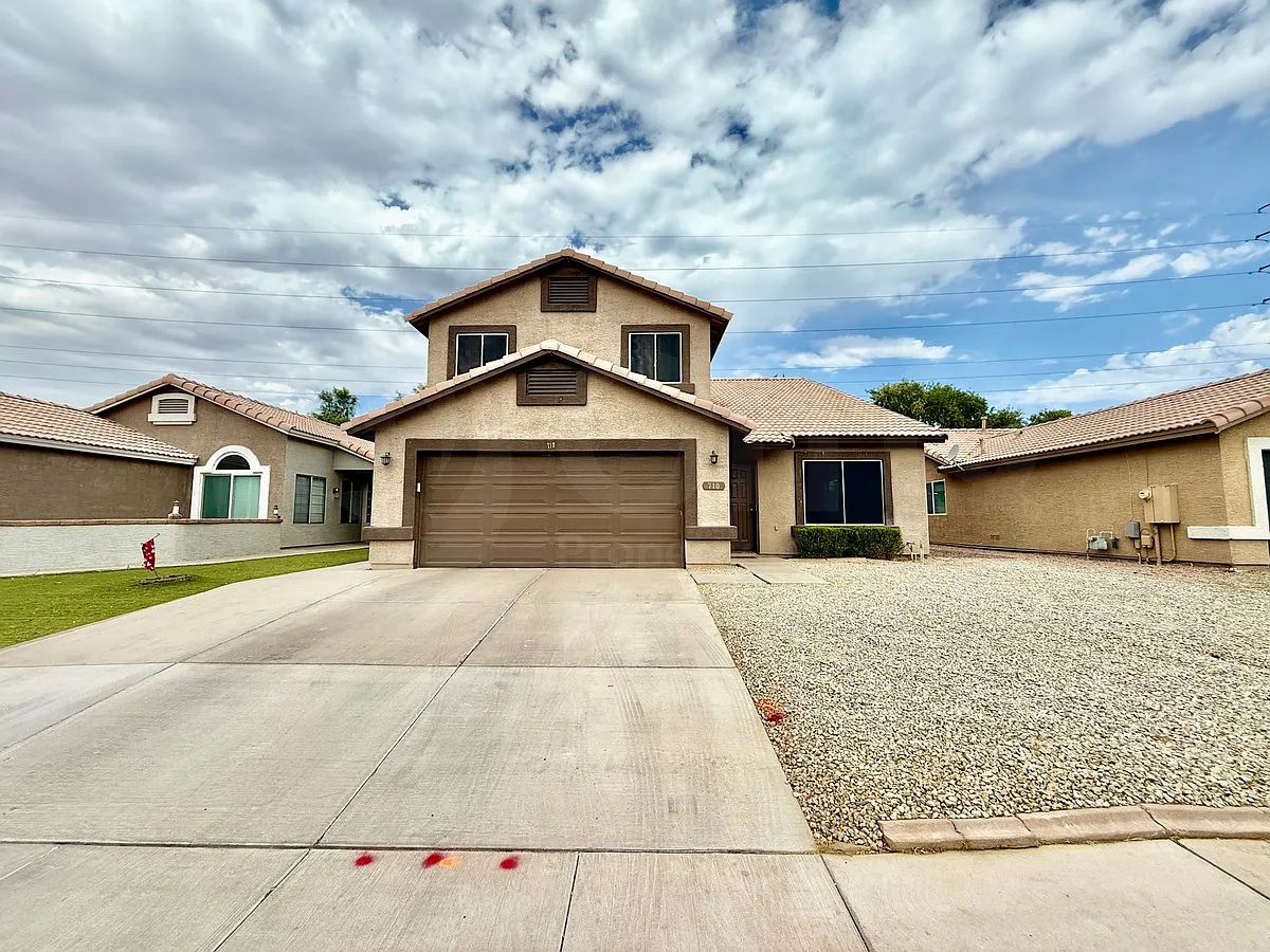 4 bed, 2.5 bath, 1999 sqft, $2,550 — Photo 1