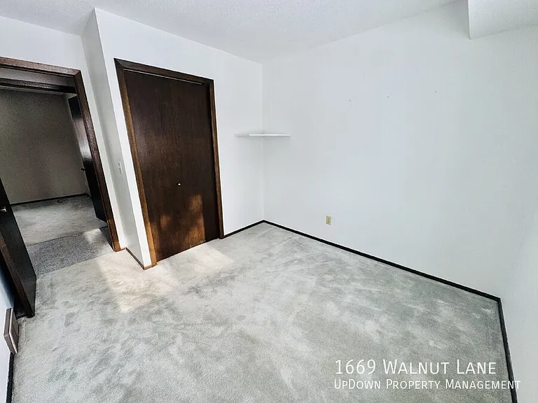 1669 Walnut Ln — Photo 16