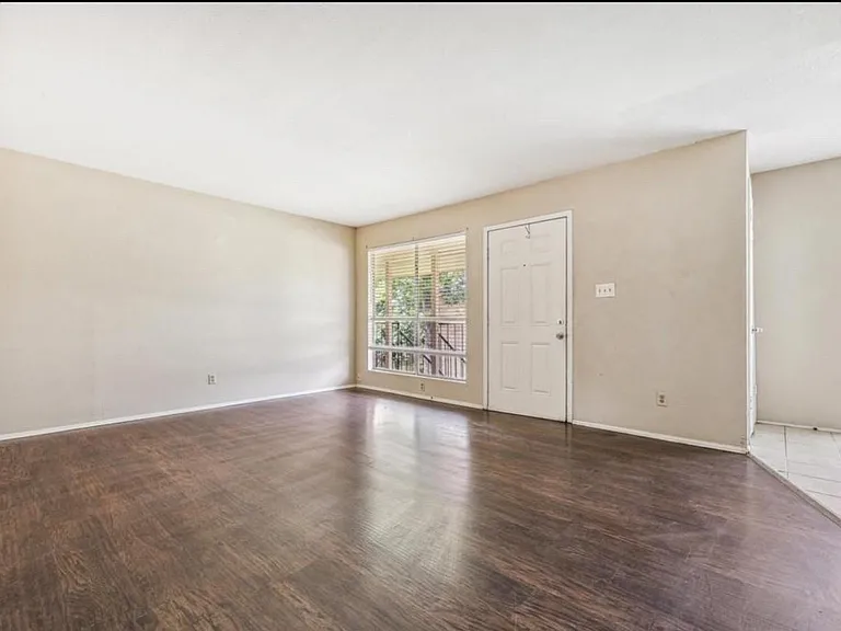 119 Lazy Ln — Photo 2