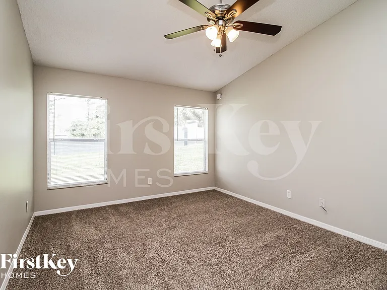 7591 Groveoak Dr — Photo 8