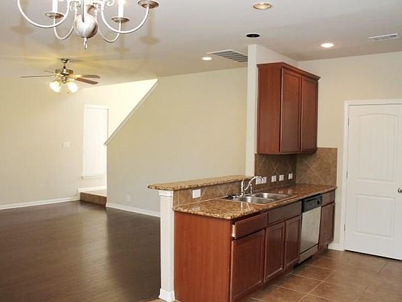 5th image of 9417 Sweetgum Dr #138
