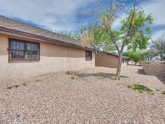 3rd image of 6501 Brushwood Ln