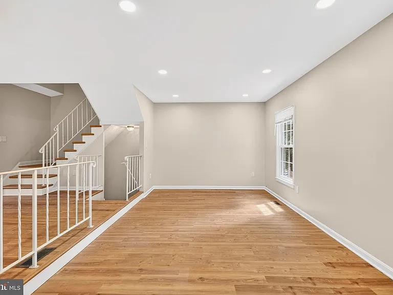 7306 Eggar Woods Ln — Photo 12
