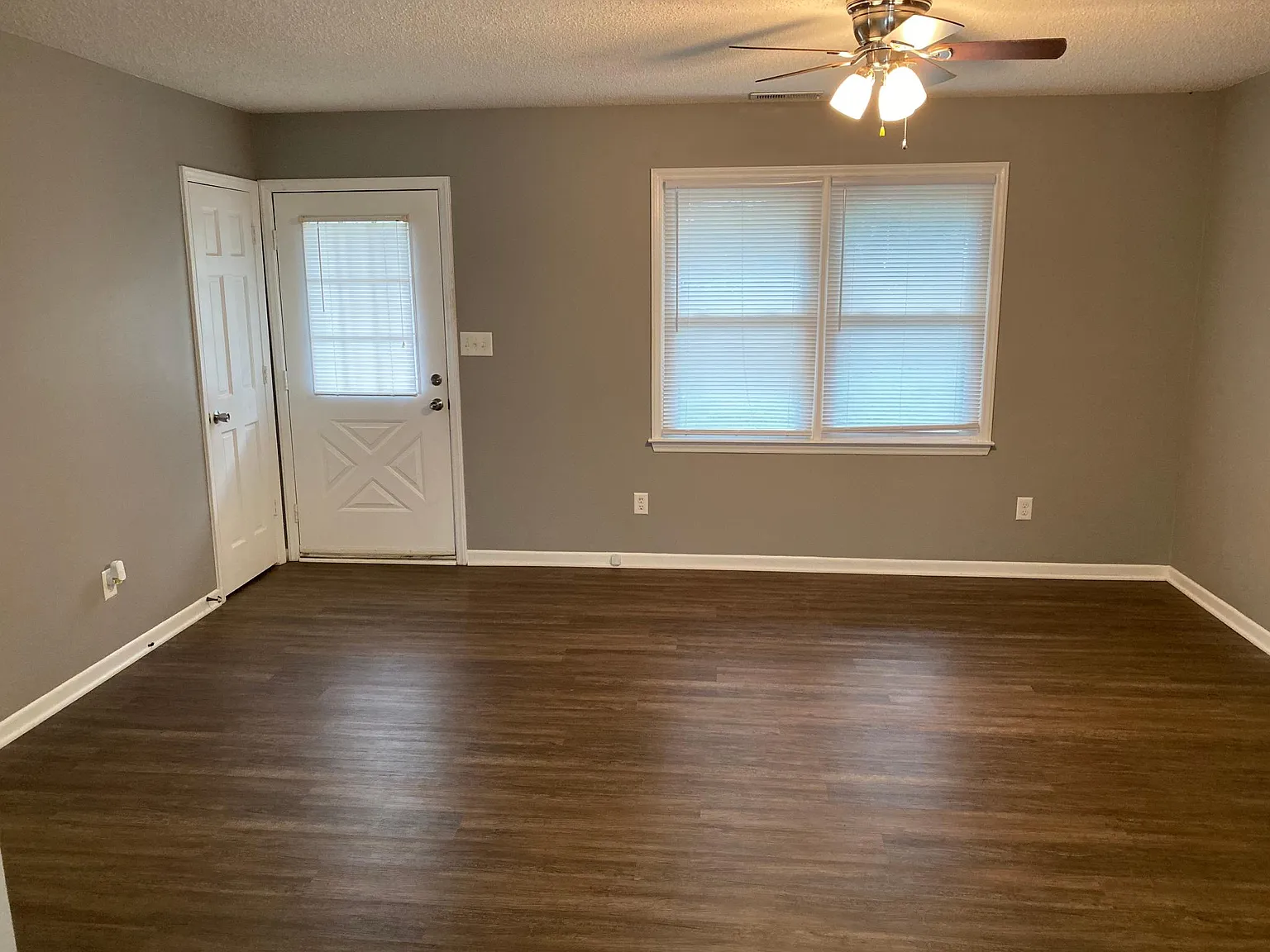 2 bed, 925 sqft, $1,300 — Photo 4