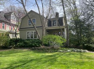 2 Elizabeth Ct, Oak Park, IL 60302