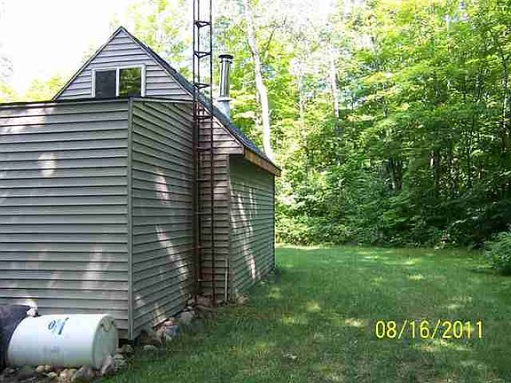 4th image of 9651 Elmwood Ln