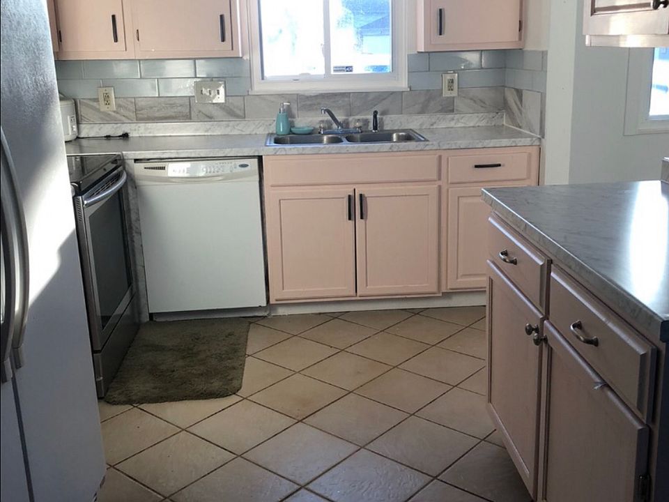 1st image of 7829 Burr Oak Ct