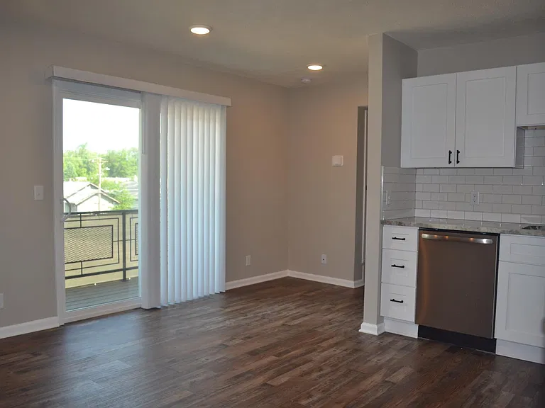 4618 Cooper Ave — Photo 2