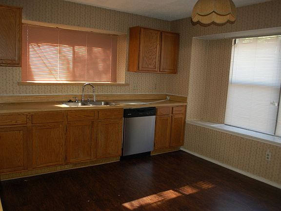 2nd image of 6416 Woodbeach Dr