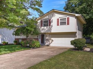 21060 N Vancey Dr, Brookpark, OH