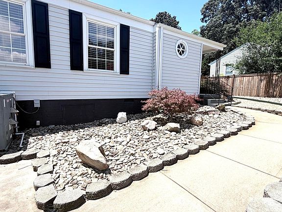 3rd image of 16 Rutledge Ave