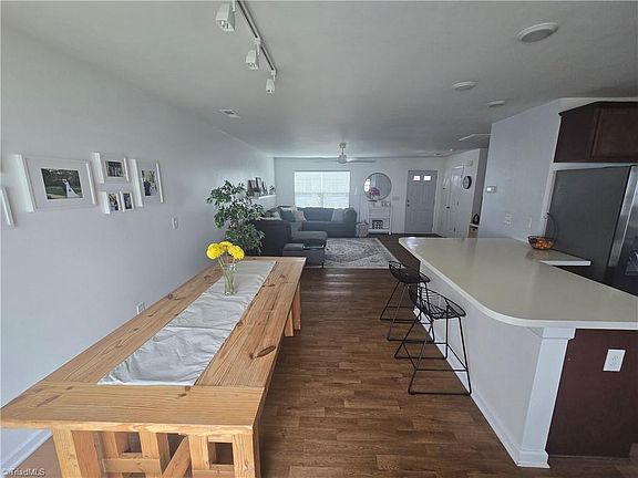 4th image of 7369 Garett Park Dr