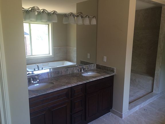 4th image of 53401 Luann Dr