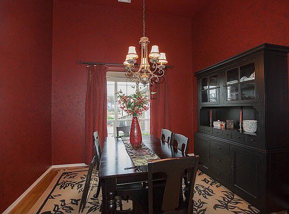 Vibrant colors in the formal dining room