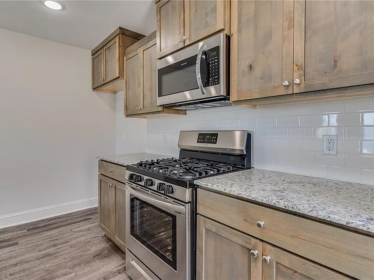 5427 Southwood Ave — Photo 4