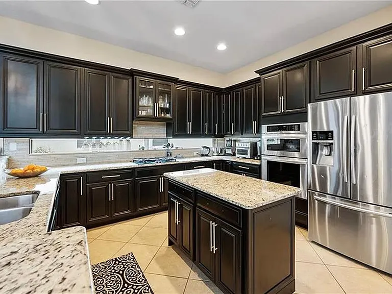 19396 La Serena Dr — Photo 11