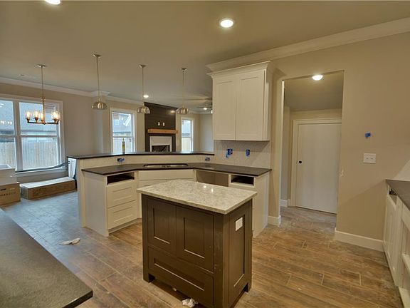 5th image of 5605 W Sommerset Ct