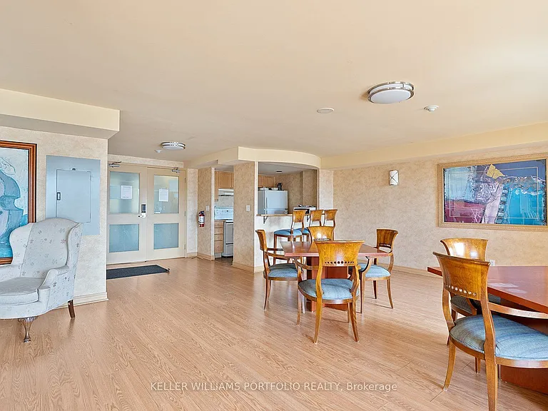 1829 Queen St E #408 — Photo 29