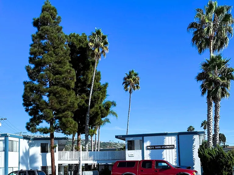 Pacific Shore Apartments — Photo 1