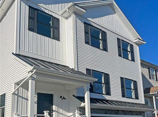 404 Castle Ave, Fairfield, CT 06068