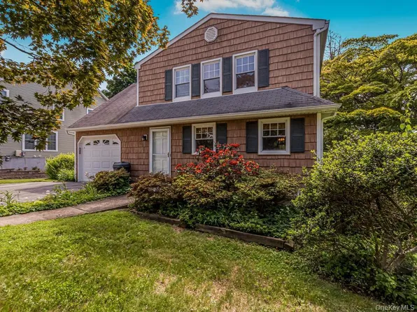 211 Warren Avenue, Hawthorne, NY 10532
