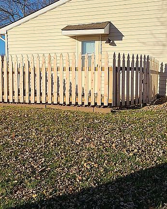 Side view / patio