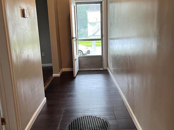 2nd image of 1101 W 2nd St