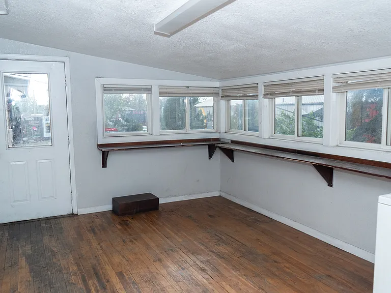 Shared common space and Laundry Room