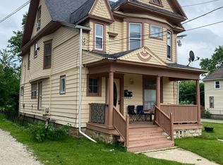 225 College St #3, Elgin, IL 60120