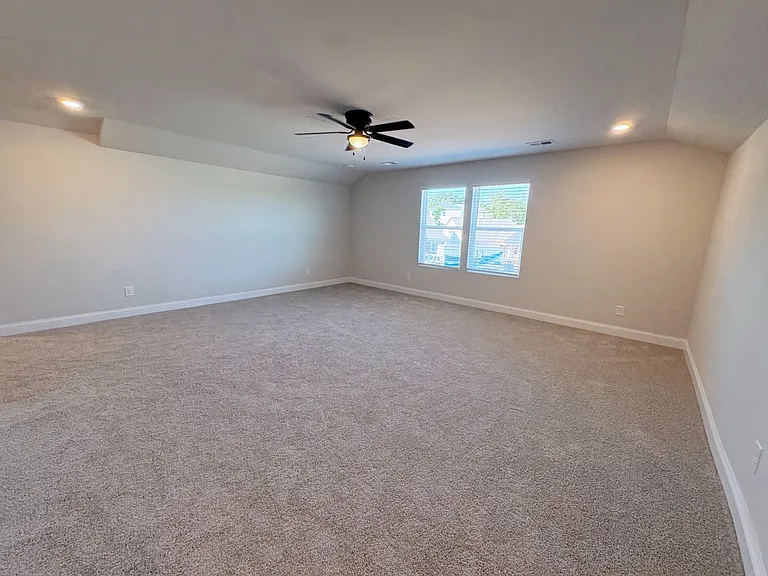1038 Mapletree Ln — Photo 17