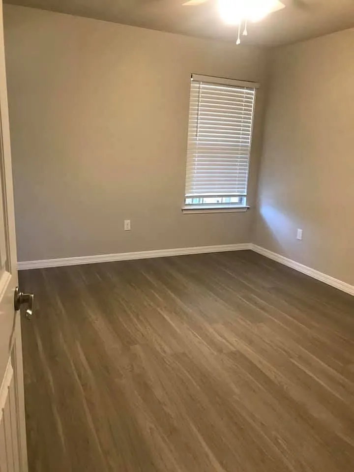2 bed, $1,000 — Photo 2