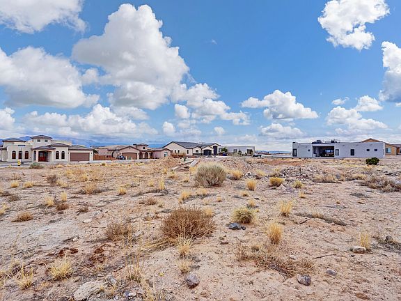 4th image of 8019 Canoncito Dr NW