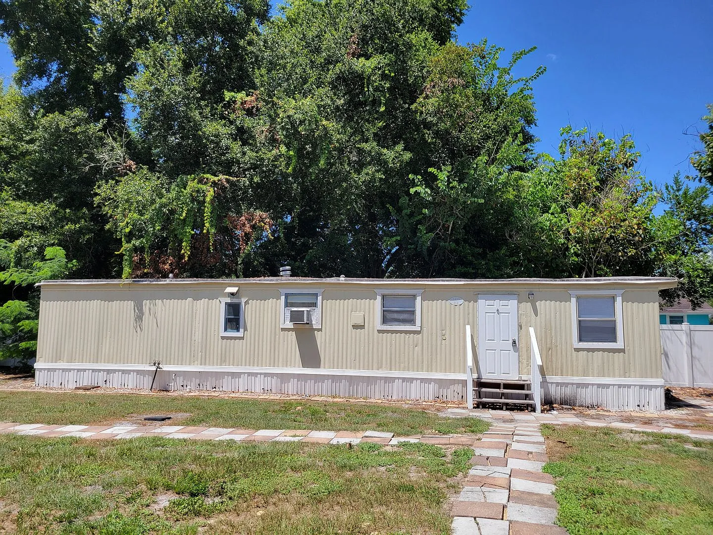 Two-Bedroom Home in Winter Haven — Photo 1