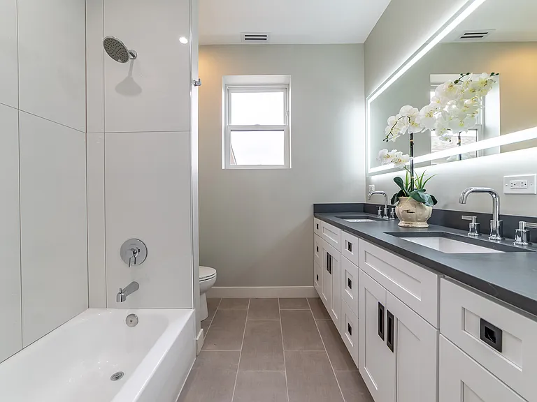 4730 W Grace St — Photo 16