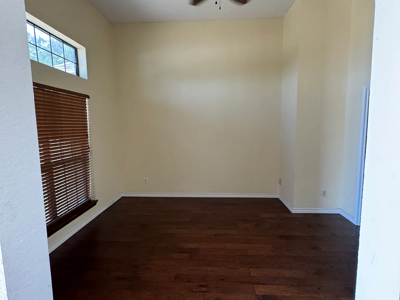 4 bed, 2558 sqft, $2,660 — Photo 4