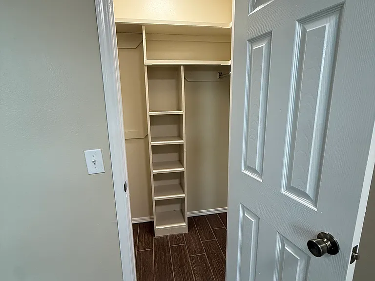 1623 E McElroy Pl — Photo 7