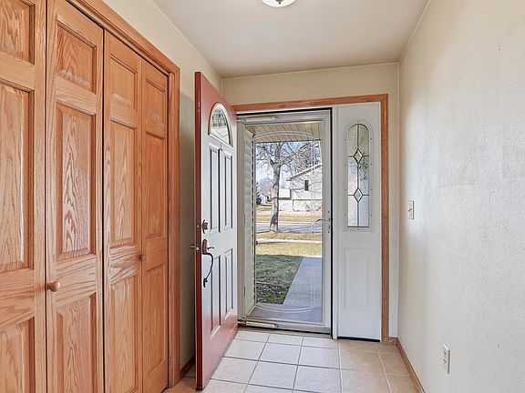 2nd image of 907 E Florida Ave