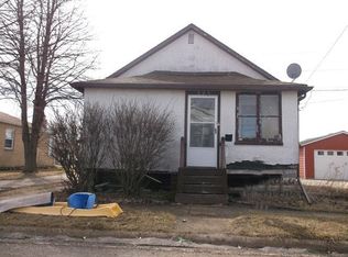 325 W 3rd St, Oglesby, IL 61348