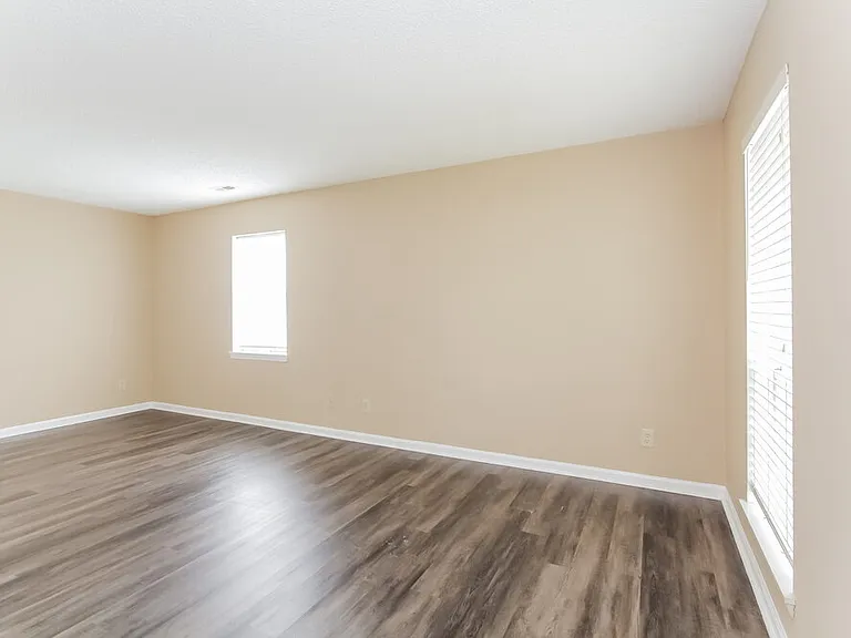 8307 Houndstooth Dr — Photo 15