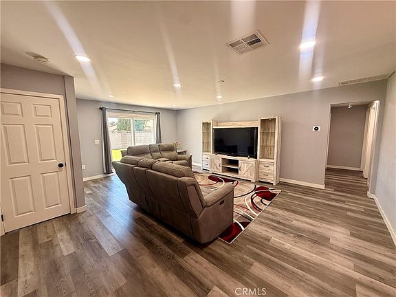 5th image of 6086 Myra Ave