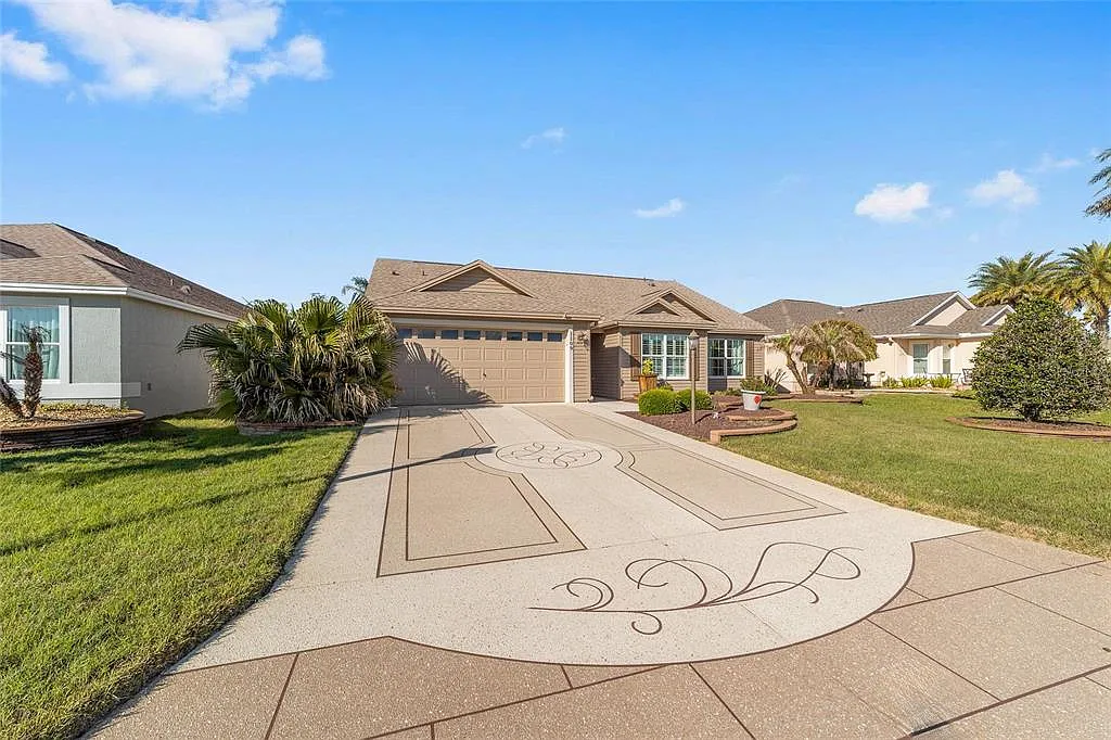 3 bed, 2.0 bath, 1970 sqft, $3,000 — Photo 2