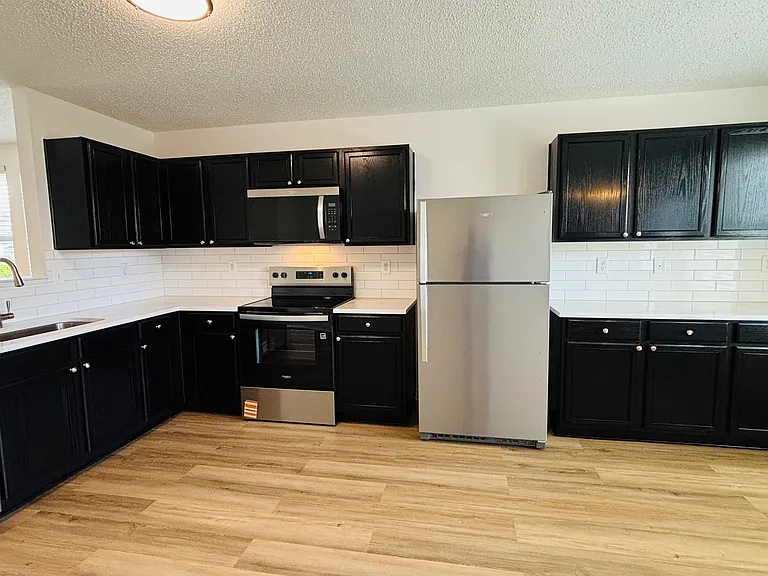 1007 Chilton Dr — Photo 15