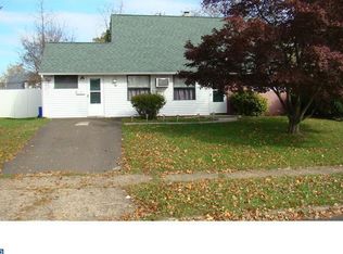 48 Plumtree Rd, Levittown, PA 19056
