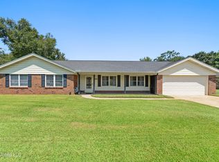 2414 Sunkist Country Club Rd, Biloxi, MS 39532