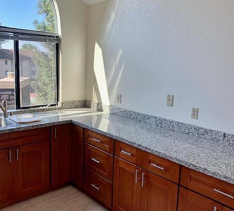 5th image of 2236 Brega Ln