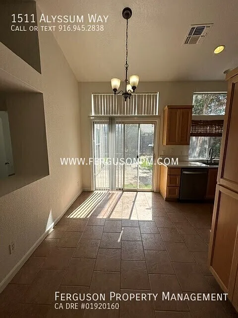 Three Bedroom Home in West Roseville — Photo 4