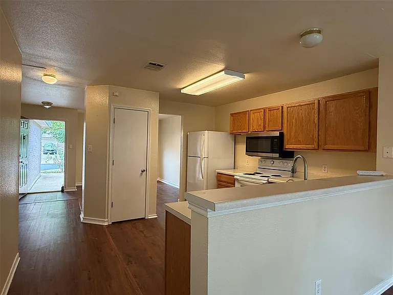 316 Meadow Park Dr — Photo 10